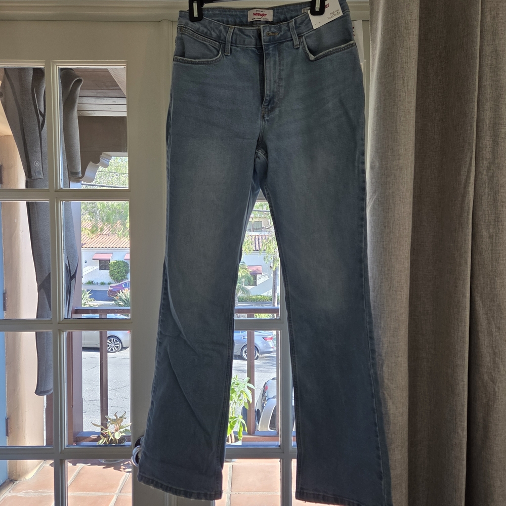Women's Wrangler Light Blue Jeans Size 8x32